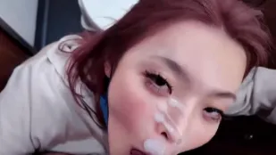 在高铁上为小哥哥口交 Kitty