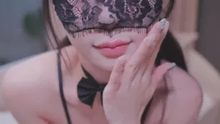 主人不在的祕密女僕每天趁空在客厅自淫其实只是在等一个被当场抓包的机会