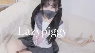 双洞齐插双倍快乐 懒懒猪