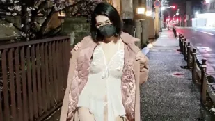 房东的玩物2樱花下的露出任务 奶咪