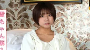 FC2PPV-4640298 短发的她看起来像是一个受欢迎的女孩