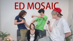 EDmosaic 小巴搭电梯被三男子搭讪去唱歌！
