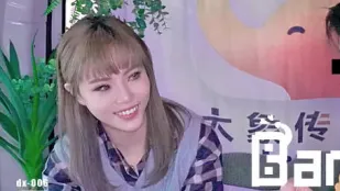 挖掘纯情女大生