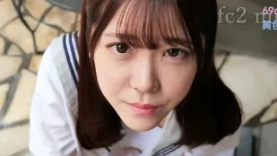 FC2PPV-2351692 美少女实录首播狂射不止