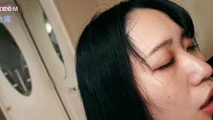 FC2PPV-4465636 纤细熟女首拍实录惨遭射爆