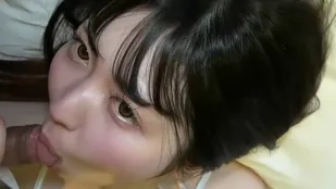 FC2PPV-4963927 十八岁美艳女友求子狂蹭射爆