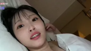 FC2PPV-4472761 白肤黑发美女酒店双吞
