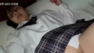 FC2PPV-3861290 眼镜优等生酒店偷拍惨