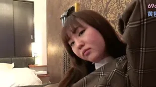 FC2PPV-1096824 初次相遇阴蒂堪比阴茎的性感女大学生紫苑